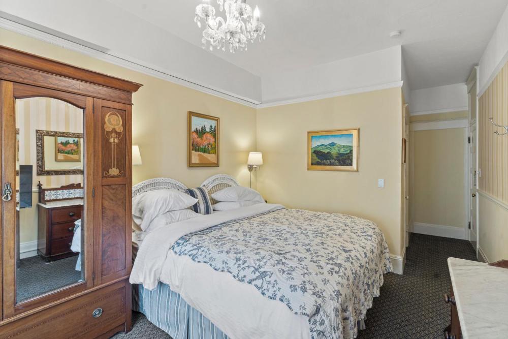 King Room interior